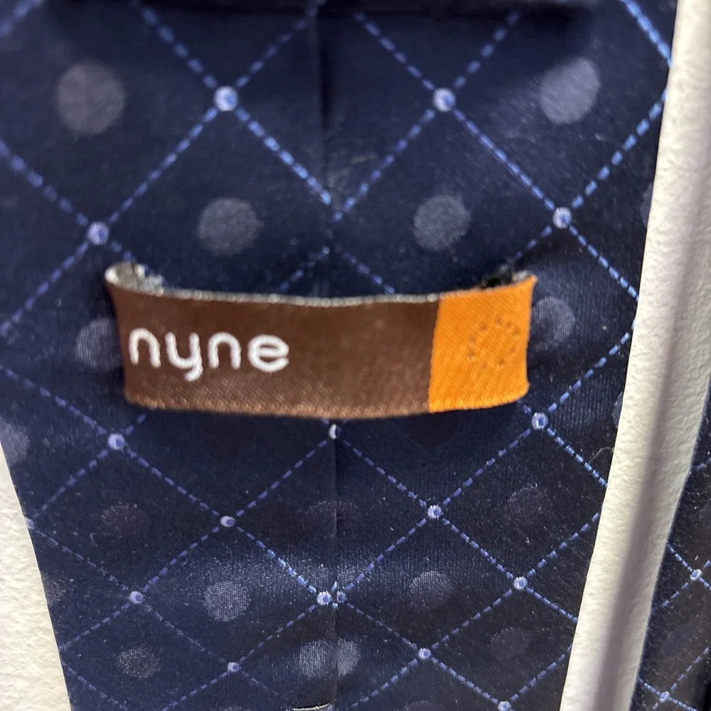 Nyne Silk Necktie Mens OS Navy Blue Geometric Diamond Polka Dot Hand Made Tie